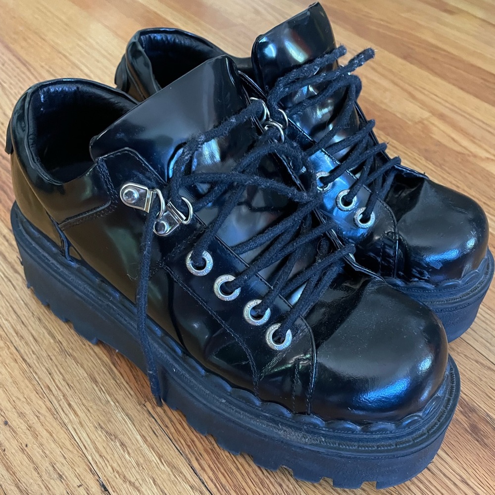 Platform UNIF leather shoes